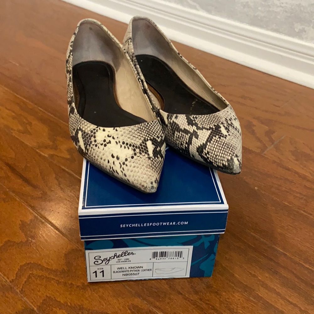 Python Pointy Toe Seychelles Flats